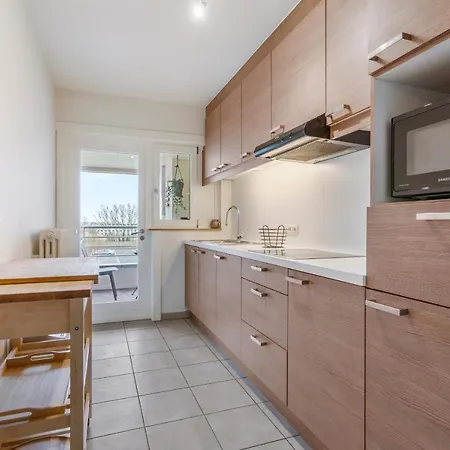 Trendy & Zonnig Vlak Bij Zee Met Parking Apartmán
