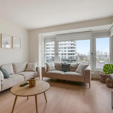 Trendy & Zonnig Vlak Bij Zee Met Parking Apartmán *